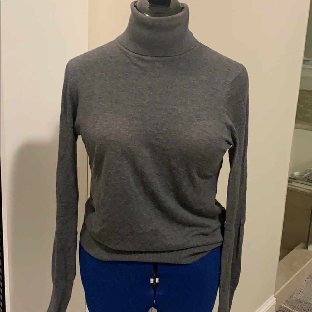 Lightweight cotton turtle neck